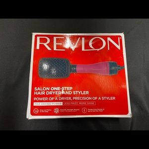 Revlon salon-one step hair dryer & styler